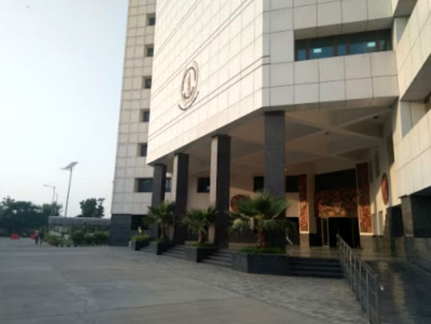 Sukhdev College